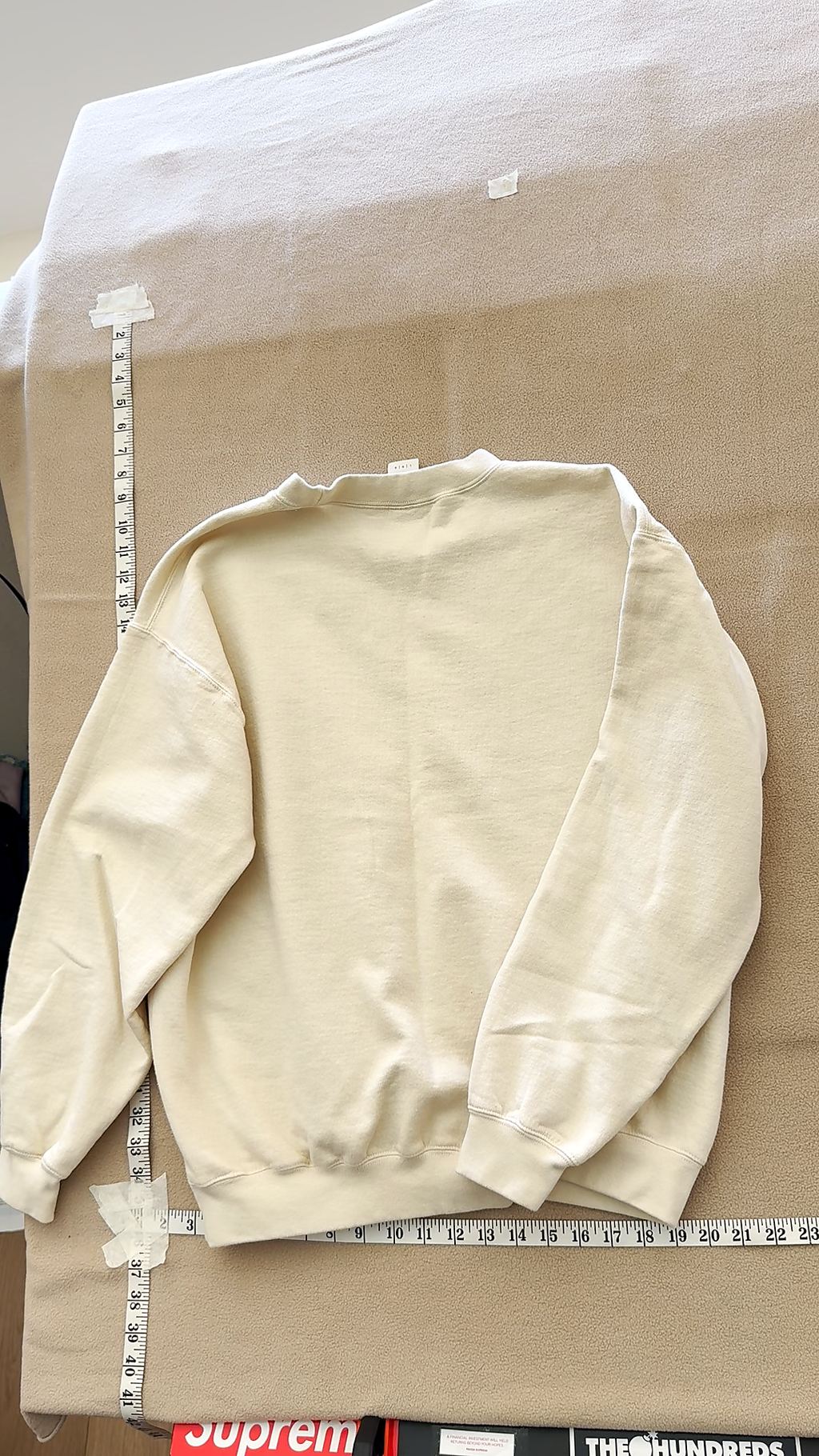 Peanuts Snoopy Charlie Brown Graphic Sweatshirt Cream Adult L Gildan Heavy Blend
