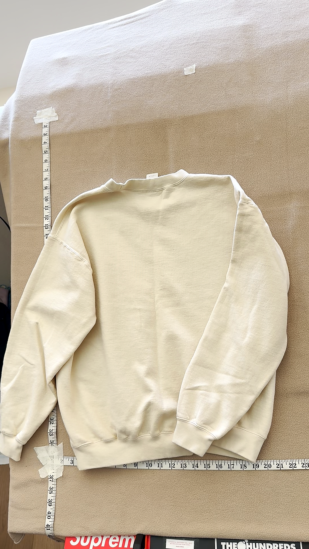 Peanuts Snoopy Charlie Brown Graphic Sweatshirt Cream Adult L Gildan Heavy Blend