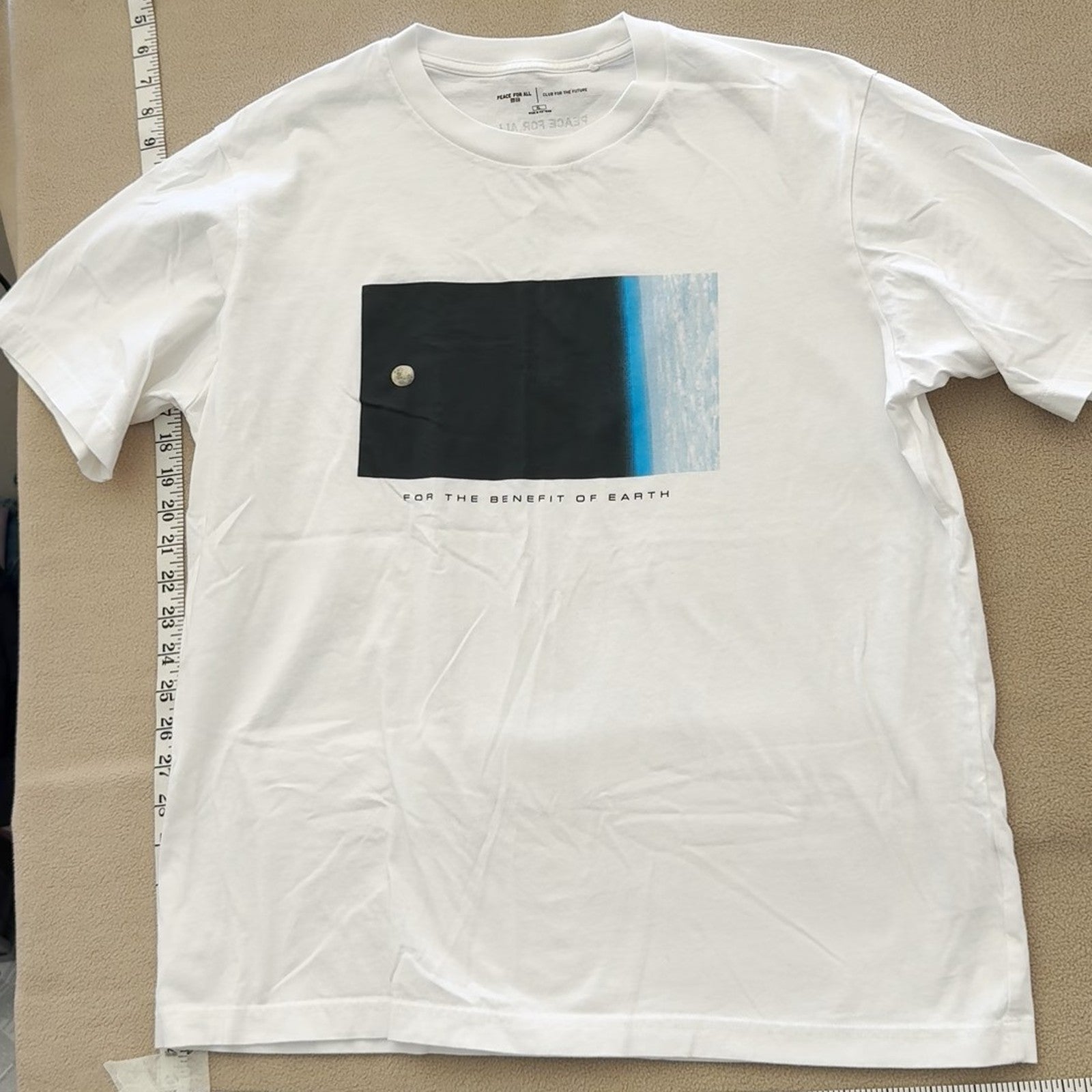UNIQLO Peace For All Club For The Future T-Shirt XL White Short Sleeve Earth