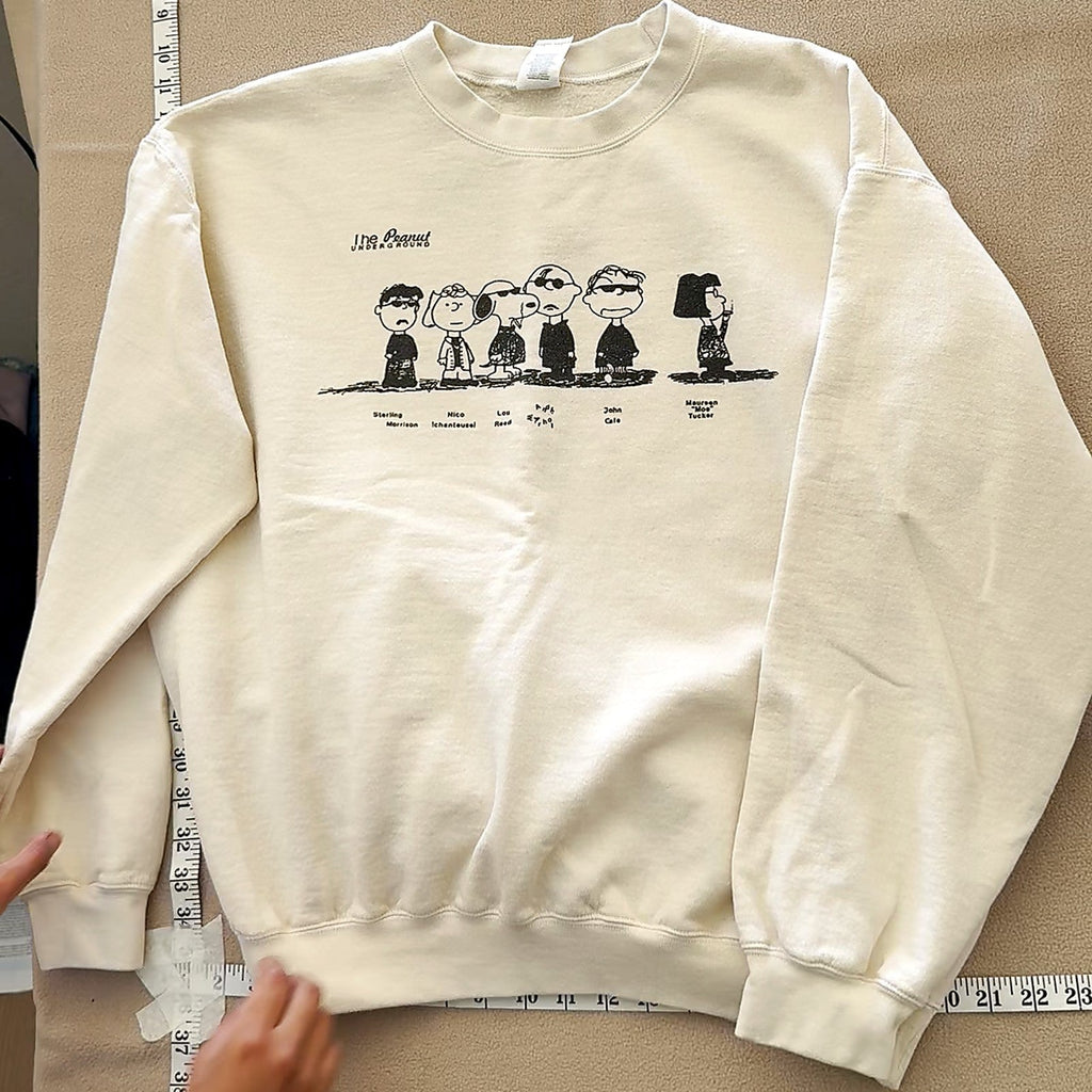 The Peanuts Reservoir Dogs Parody Graphic Sweatshirt Cream Gildan Size L