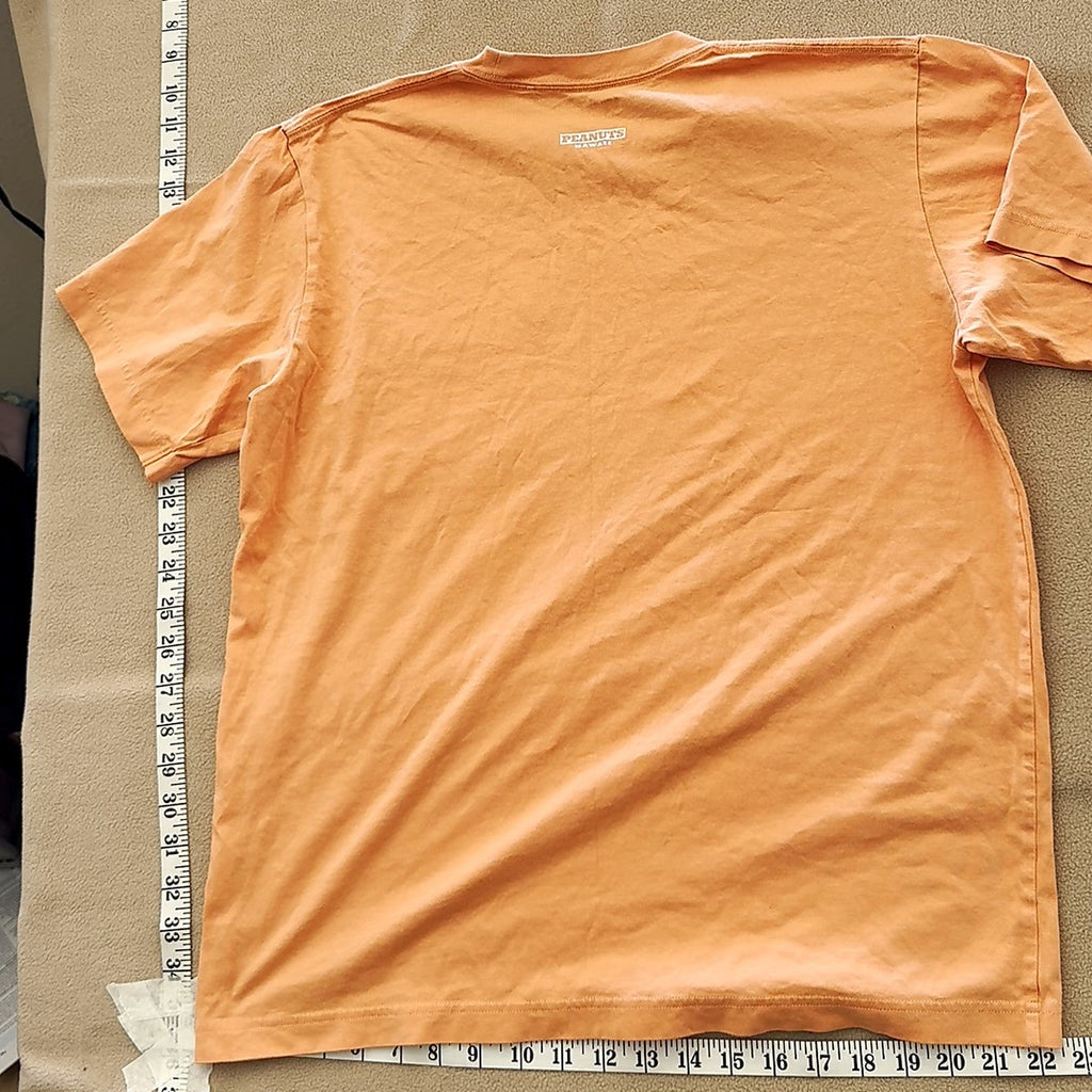Uniqlo UT Peanuts Snoopy T-Shirt Orange Pocket Tee Size Medium