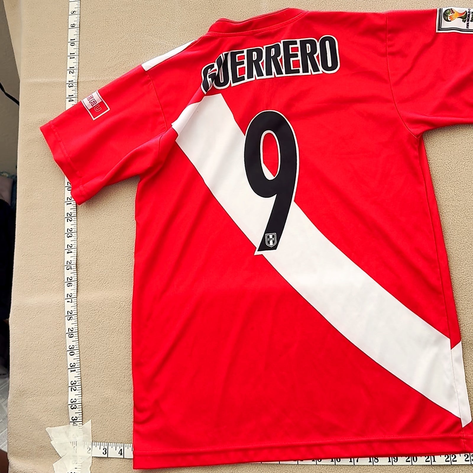 Bootleg Peru National Team Jersey Paolo Guerrero #9 Umbro Red Sash Mens Sz Small