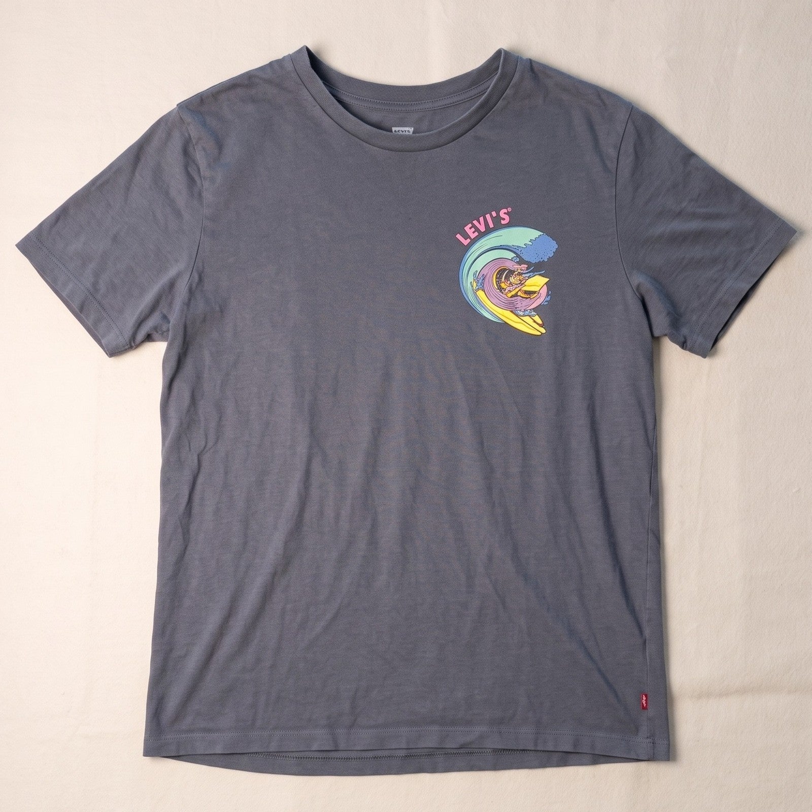 Levi's Comin' in Hot Surfing Dragon Graphic T-Shirt Grey Size Medium