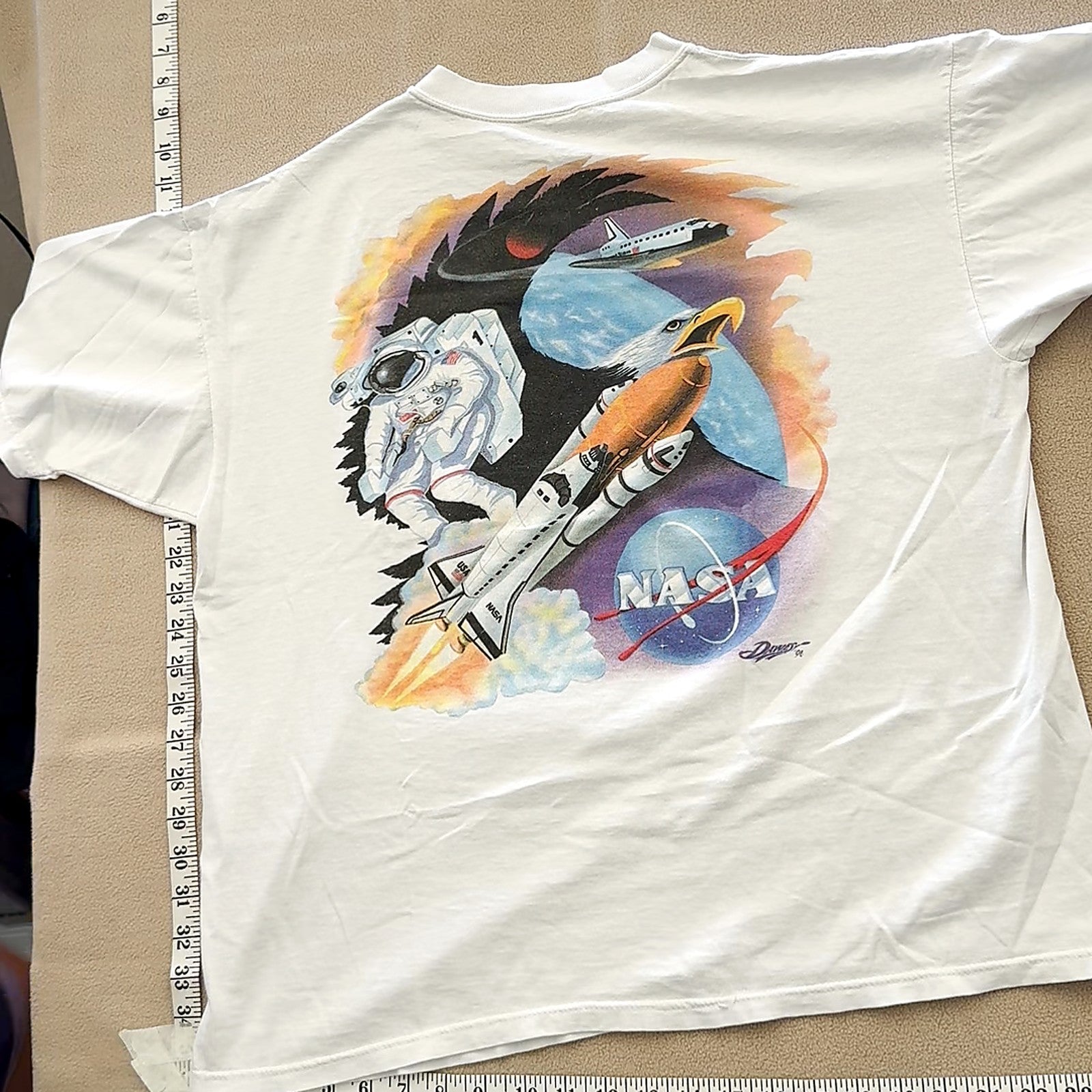 NASA Kennedy Space Center Graphic T-Shirt Astronaut Shuttle White Short Sleeve