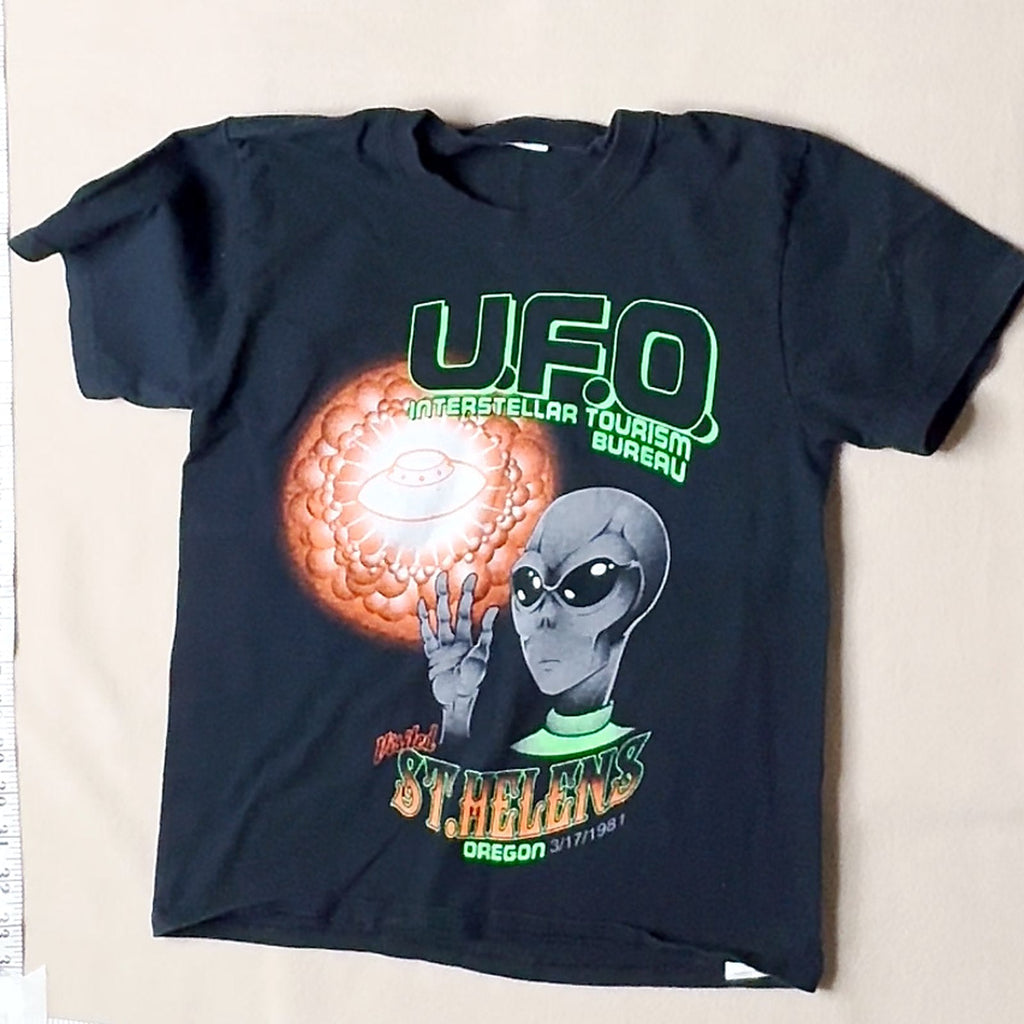 Port & Company UFO Alien St. Helens Oregon Graphic T-Shirt Size S Black