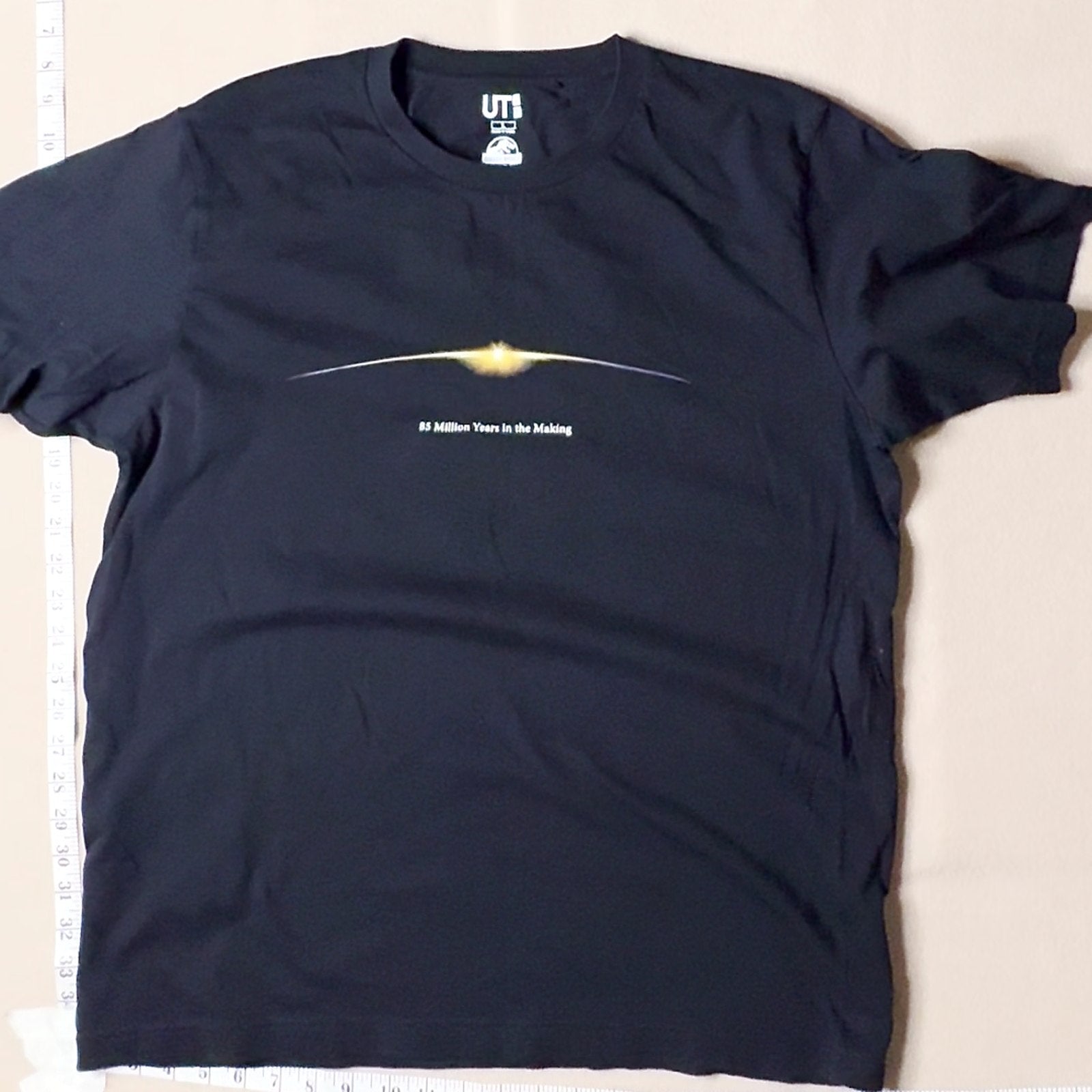 Uniqlo UT Jurassic World Sorayama T-Rex Graphic T-Shirt Black Size L