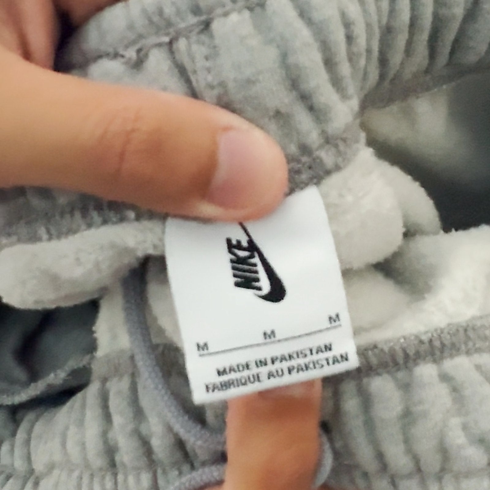 Nike Sweatpants Size Medium Gray Drawstring Waist Cinch Ankle Cuffs