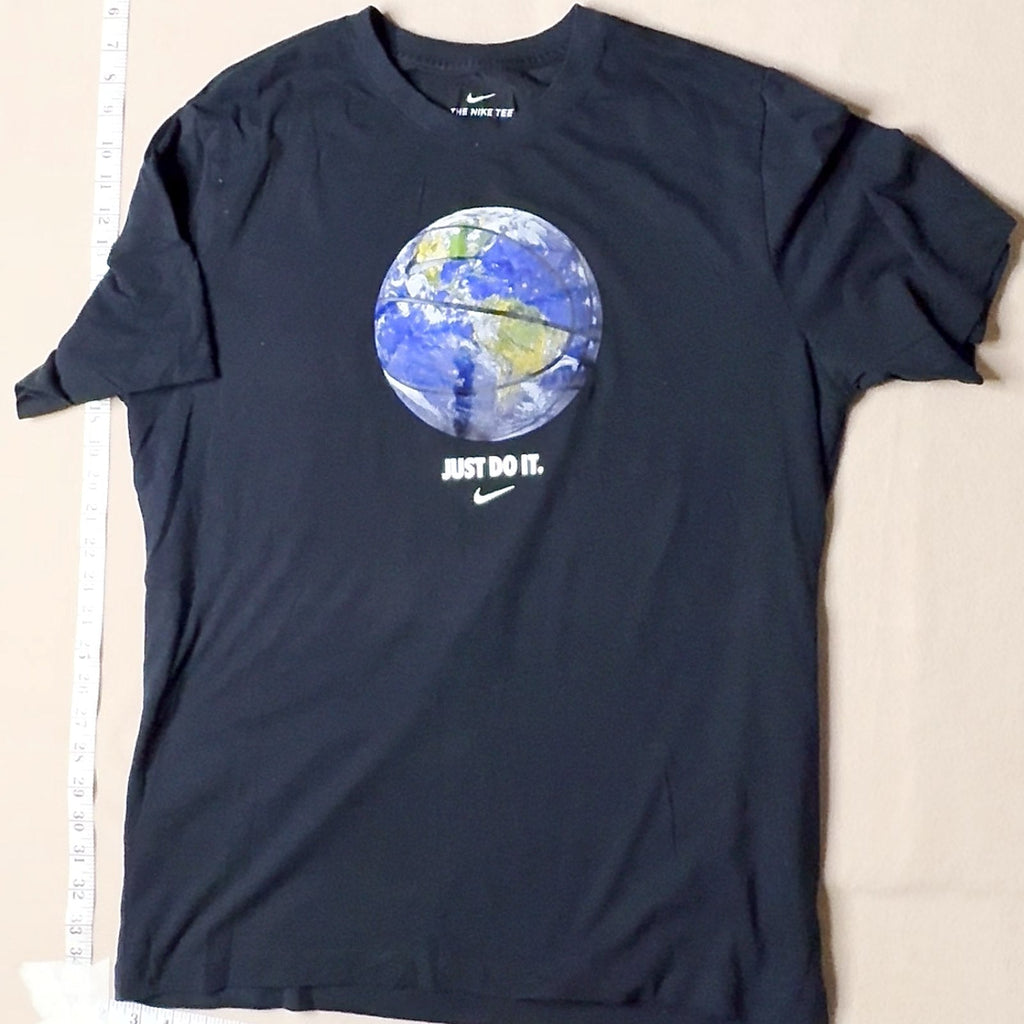 Nike Just Do It Earth Globe Basketball Graphic T-Shirt Black Size L